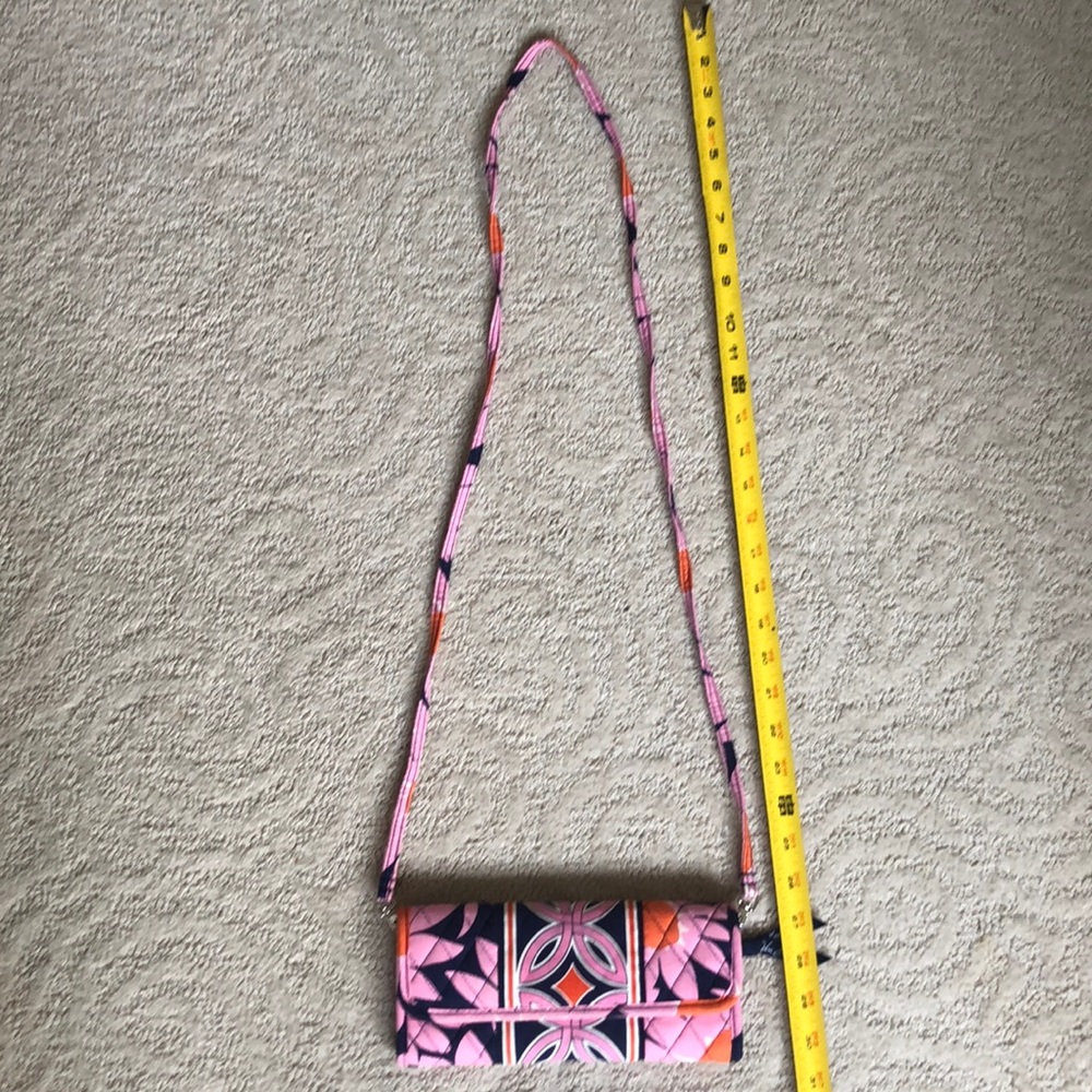 NEW Vera Bradley Crossbody wallet - Picture 1 of 9